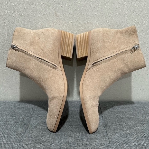 Dolce Vita Avie Booties - Picture 8 of 11